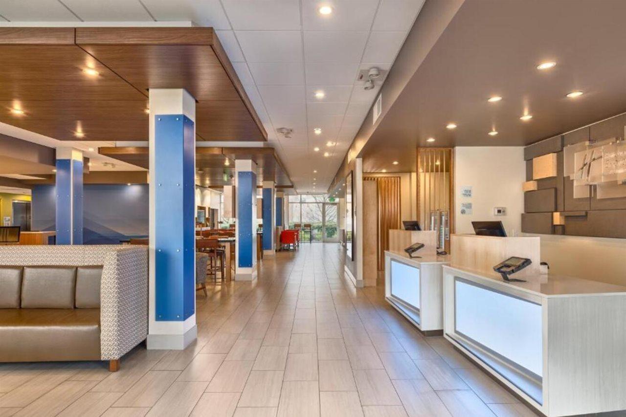 Holiday Inn Express & Suites Salem North - Keizer By Ihg Exterior foto